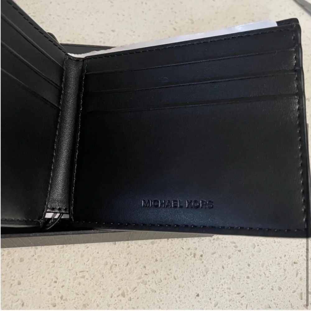 NEW Michael Kors Mens Slim Billfold Wallet Black‎ Grey Signature Monogram